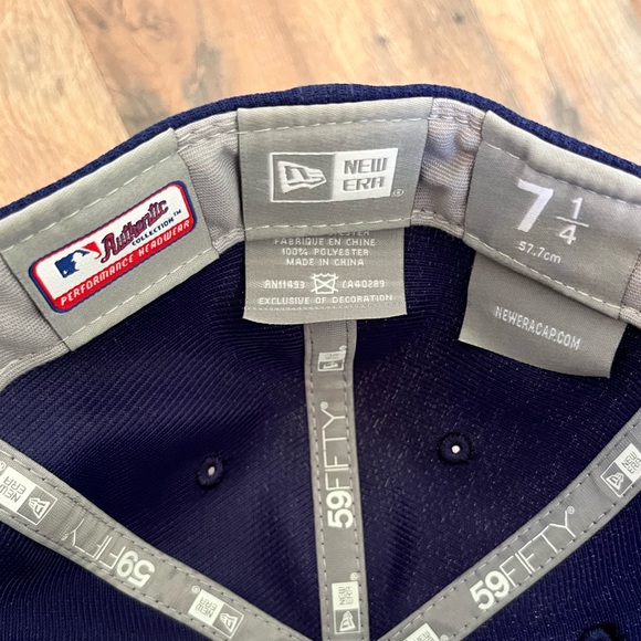 Texas Rangers New Era Hat size 7 1/4 - Picture 3 of 3